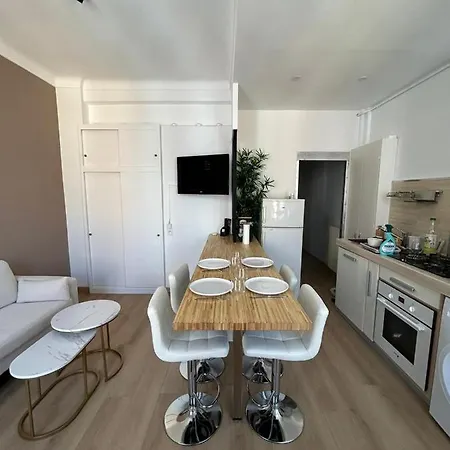 - T3 Renove De 50 M2 Classe 2 Etoiles Apartament *